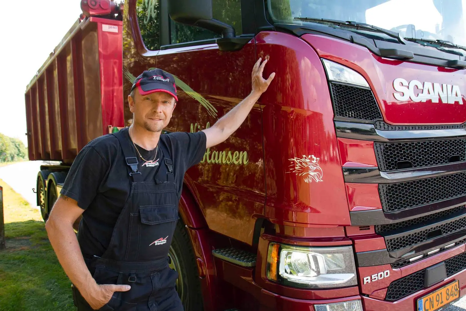 Brian Juhl foran containerbilen