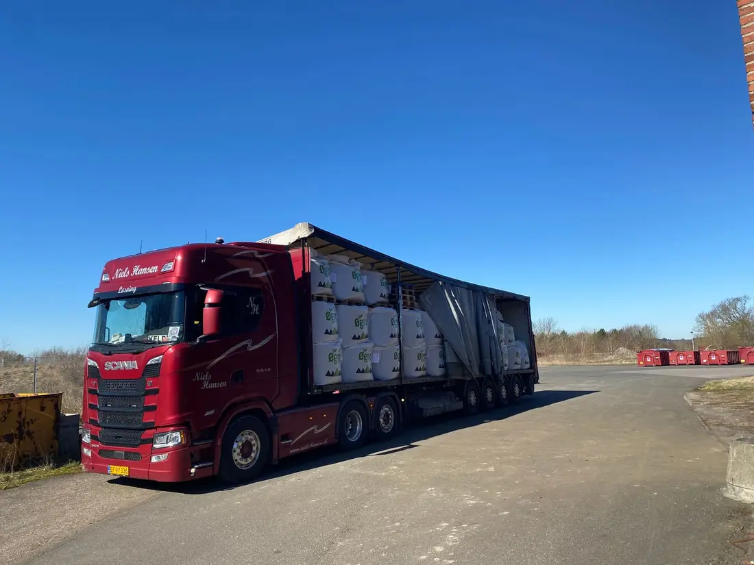 Traileren åbnet og klar til aflæsning
